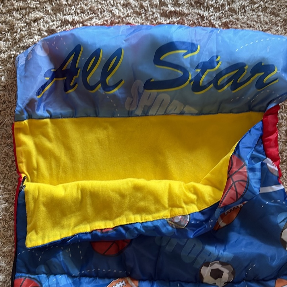 All Star Sports Sleeping Bag - Picture 2 of 5